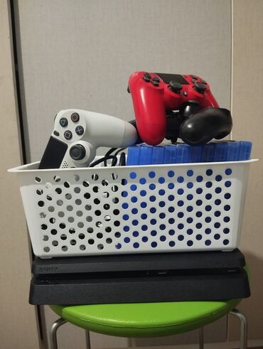 джойстик плейстейшен 3: Игровой комплект PlayStation 4 Slim с аксессуарами и дисками. покупал