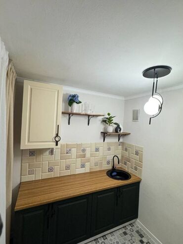 продаю или минаю: 1 комната, 32 м², 104 серия, 2 этаж, Дизайнерский ремонт