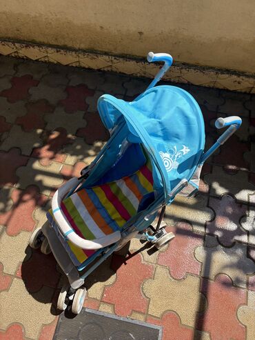 baş ortuyu: İki tutacaqlı araba, İşlənmiş, Cins: Oğlan, Yaş: 18-24 ay, Ünvandan götürmə