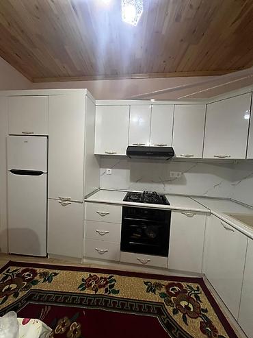 metbex sobasi: Ağ rəngdə L formalı mətbəx mebeli dəsti teze - Parlaq ağ fasadlar — 1