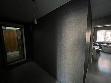 московская панфилова: 2 комнаты, 44 м², сквер Тоголок Молдо Индивидуалка, 1 этаж, Требуется ремонт — 2