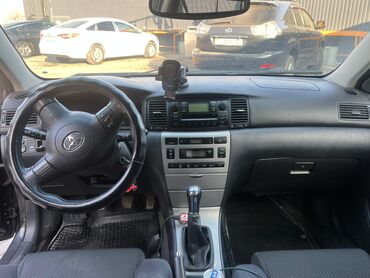 Toyota: Toyota Corolla: 2005 г., 1.6 л, Механика, Бензин, Хэтчбэк — 8