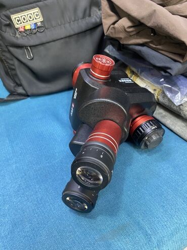 кожаный чехол: Микроскоп YCS 6550X с бинокулярной головкой. Оснащен регулируемыми
