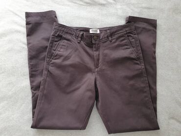 muski duksevi akcija: Jack&Jones nove čino pantalone 30/32