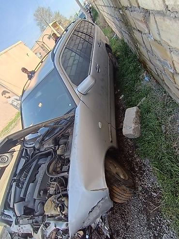 w210 oturacaqlar: Mercedes-Benz E-sinfi W210 (universala bənzər kuzov), benzin — 2