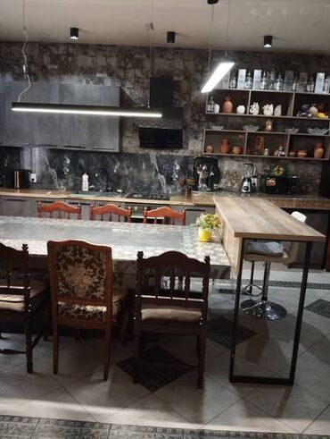 Посуточная аренда домов: 230 м², 5 комнат — 5