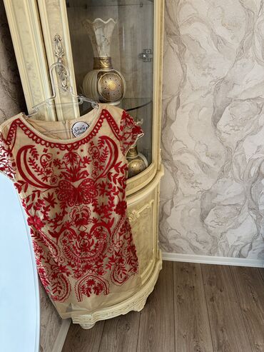 xarı bülbül: Вечернее платье, Миди, XL (EU 42)
