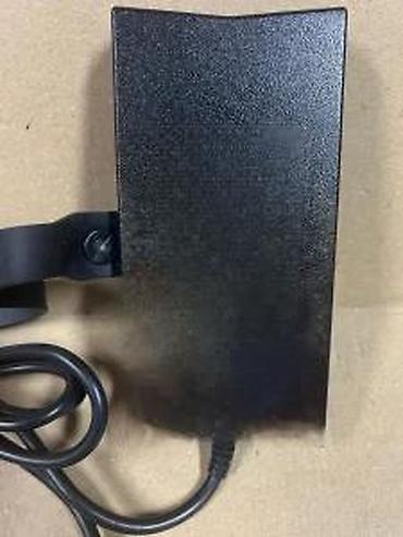 Adapteri i punjači za laptop: Dell AC adapter 130W (PA-4E / DA130PE1-00) - Snaga: 130 W - Ulaz — 9