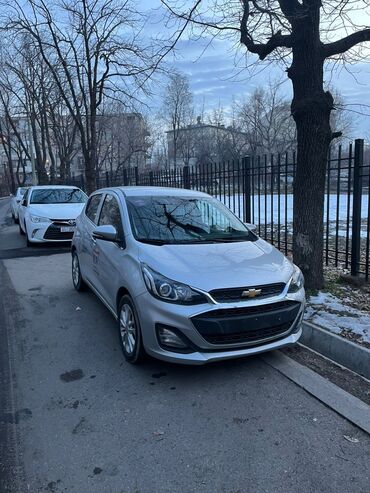 Chevrolet: Chevrolet Spark: 2021 г., 1 л, Автомат, Бензин, Хэтчбэк