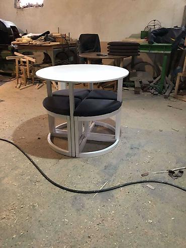 Setovi stolova i stolica: Sto + 4 stolice. Bez — 4