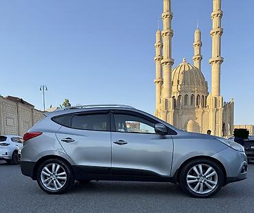 e60 guzgu: Hyundai ix35 Limited 4WD – gümüş rəngli şəhər/krosover. Texniki və — 3