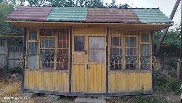 ларек для фаст фуда купить: Продается коммерческий киоск в желтом цвете, подходящий для различных