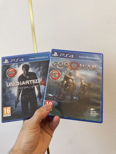 plesdeyşın 4: Unchardted 4God of War PS4