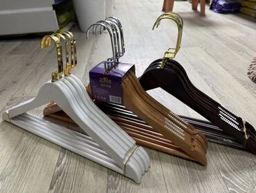 Вешалки, плечики: Вешалки, плечики, Новый, Платная доставка — 1
