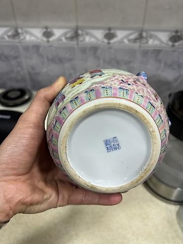 edviyyat: Çin üslubunda qapaqlı porselen qab Xırda dekorativ qulplarıda var - — 5