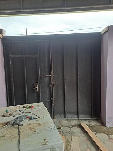 Həyət darvazaları: İşlənmiş Dəmir Həyət darvazası, Yana açılan, 2 m, Mexaniki, Qapı ilə, rəng - Qara, Ünvandan götürmə — 2