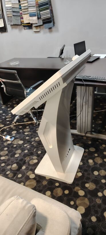 Avadanlığın icarəsi: 82 ekran Touch Screen icarəyə verilir. Gün və saya görə endirim — 3