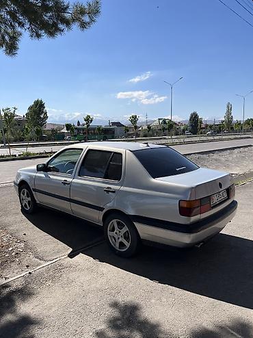 Продажа авто: Volkswagen Vento: 1993 г., 1.8 л, Механика, Бензин, Седан — 7