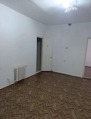 2 room apartments: 2 комнаты, 80 м², 106 серия, 2 этаж, Требуется ремонт — 4