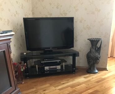 под телевизор: Tv alti ela veziyyetde Adi suse deyil. Qiymet 30.azn. Unvan Yasamal