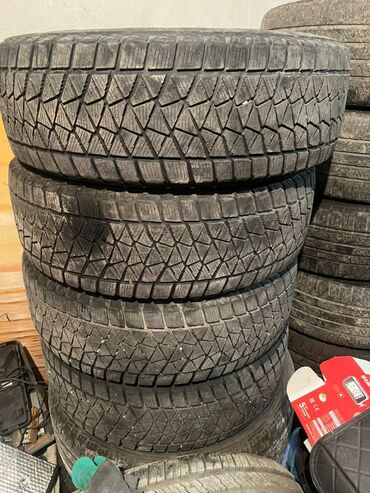 Шины: Шины 225 / 65 / R 17, Зима, Б/у, Комплект, Легковые, Япония, Bridgestone