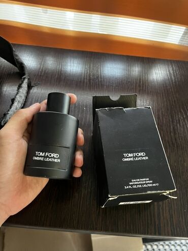 спрей виктория сикрет оригинал цена: Парфюмерная вода Tom Ford Ombré Leather во флаконе черного цвета. Это