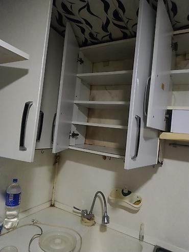 Mətbəx mebeli: Taxtadan hazırlanmış, yuxarı hissəsində qapıları şüşəli olan mətbəx -da lalafo.az — 5 Mətbəx mebeli: Taxtadan hazırlanmış, yuxarı hissəsində qapıları şüşəli olan mətbəx — 5