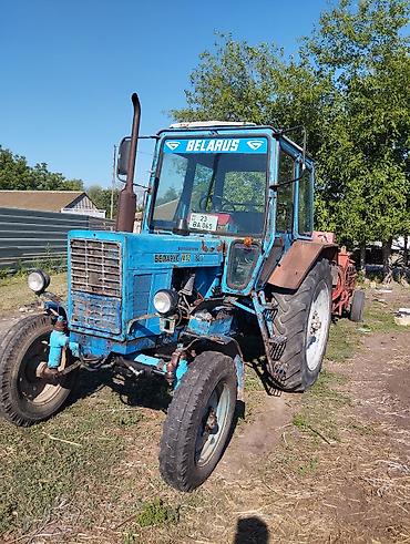 Traktorlar: Belarus MTZ-82.1 traktor Xüsusiyyətlər: - 4x2 təkər formulu, ön — 4