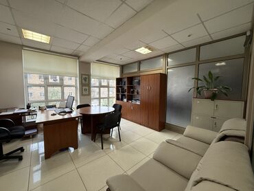 Офисы: Сдаю Офис, 220 м², В административном здании, 1 линия, С оборудованием, С отдельной кухней — 14