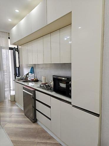 yasma: Yasamal, 2 otaqlı, Yeni tikili, m. İnşaatçılar, 49 kv. m — 2