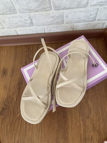 саламандра обувь: Продаются босоножки Производство: Турция Натуральная кожа Новые (