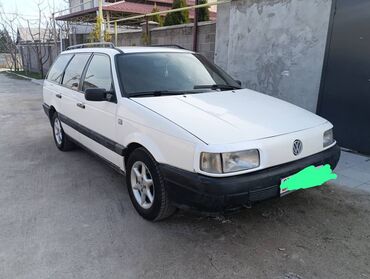 Volkswagen Passat: 1993 г., 1.8 л, Механика, Бензин, Универсал