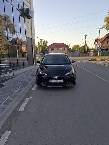 ev: Toyota Prius: 2019 г., 1.8 л, Гибрид, Хэтчбэк — 2