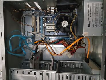 Masaüstü kompüterlər və iş stansiyaları: Gigabyte pc işlək vəziyyətdə. cpu pentium ram 2 gb hdd 350 gb üstündə