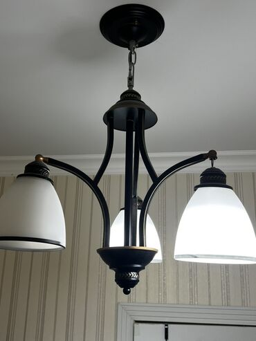 калыбель качалка: Подвесная люстра на 3 плафона. - Корпус: металл, цвет черный