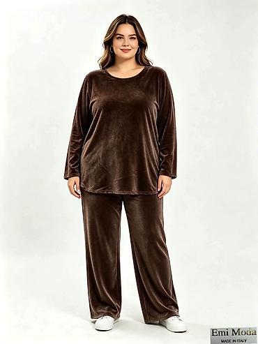 Plisani kompleti za punije dame Cena: 3500 dinara V. L xl 2xl 3xl — 2