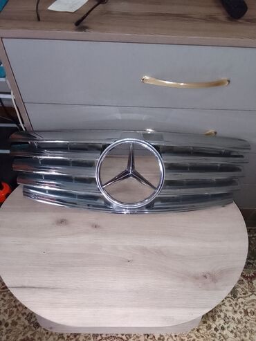 хромированные ручки: Решетка радиатора Mercedes-Benz Б/у
