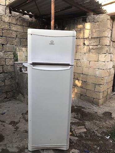 Mətbəx texnikası: İşlənmiş 2 qapılı Indesit Soyuducu Satılır, rəng - Ağ — 1