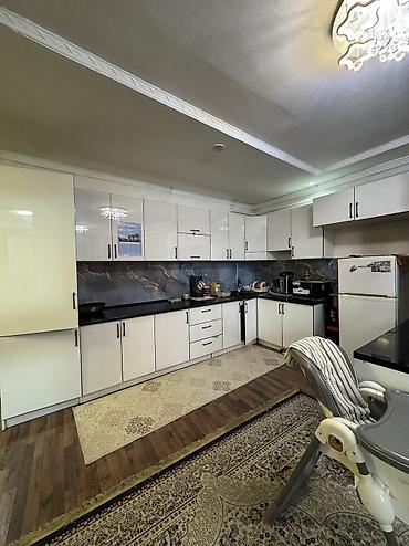 Продажа коттеджей и домов: Продается добротный дом Район: Старый толчок ул.Чагай 111 (300 метров — 1