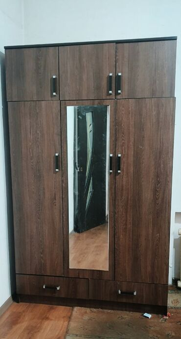 шкафы и шифонеры: Продам Шкаф 3 Створчатый,с зеркалом и Антресолью. В хорошем состоянии