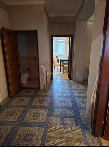 Yeni tikili: 3 otaqlı, Yeni tikili, 133 kv. m — 2