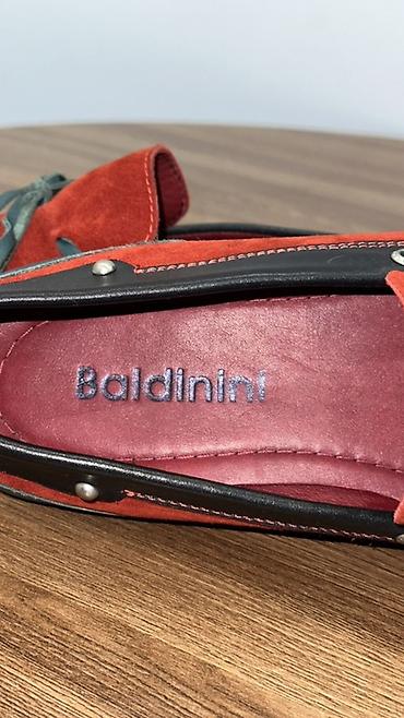 clarks обувь: Красные замшевые мокасины — модель от итальянского бренда Baldinini — 3