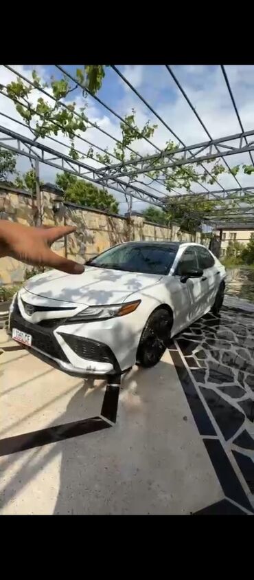 Toyota: Toyota Camry: 2021 г., 2.5 л, Автомат, Гибрид, Седан