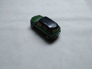 Ostali predmeti za umetnost i kolekcionarstvo: Kinder autici Mini, cena za kom — 6