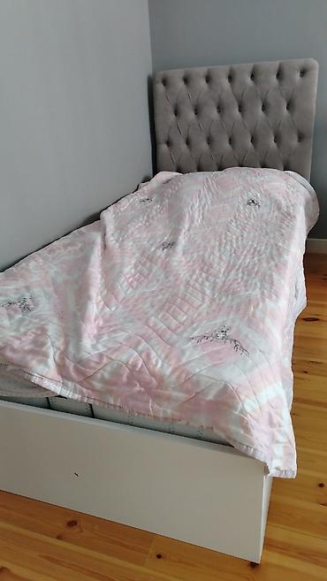 islenmis matras: Yeni kimidi. Alti bazali carpayidi. 90/200 razmeridi. Matrasla ustunde — 1