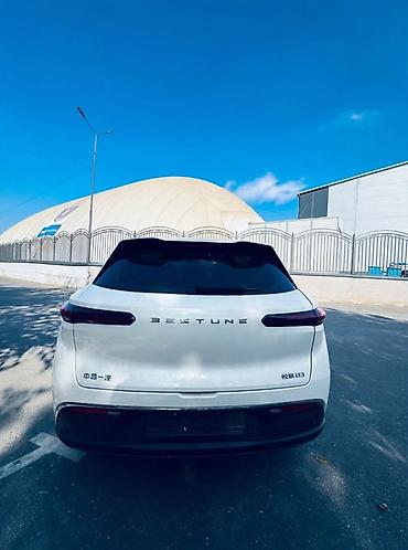 FAW: FAW : 2025 г., Автомат, Электромобиль, Кроссовер — 3