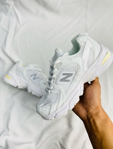 бюстгальтер с широким поясом: Эркектердин кроссовкасы, 36, New Balance, Жаңы, түсү - Ак, Акысыз жеткирүү