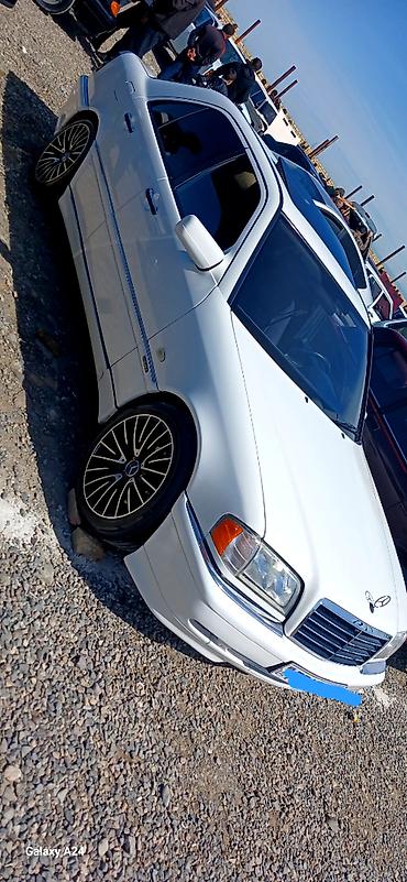 mercedes 180 b: Mercedes-Benz 220: 2.2 l | 1998 il Sedan — 6