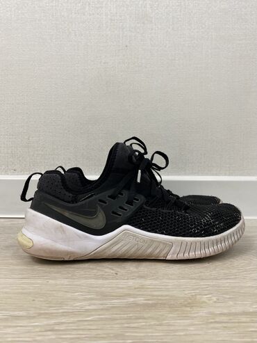 Кроссовки и спортивная обувь: Мужские кроссовки, 39.5, Nike, Б/у, цвет - Черный, Самовывоз