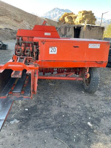 Тюковые пресс-подборщики: Тюковый пресс-подборщик (поршневой), красный. Назначение: - Подбор — 16